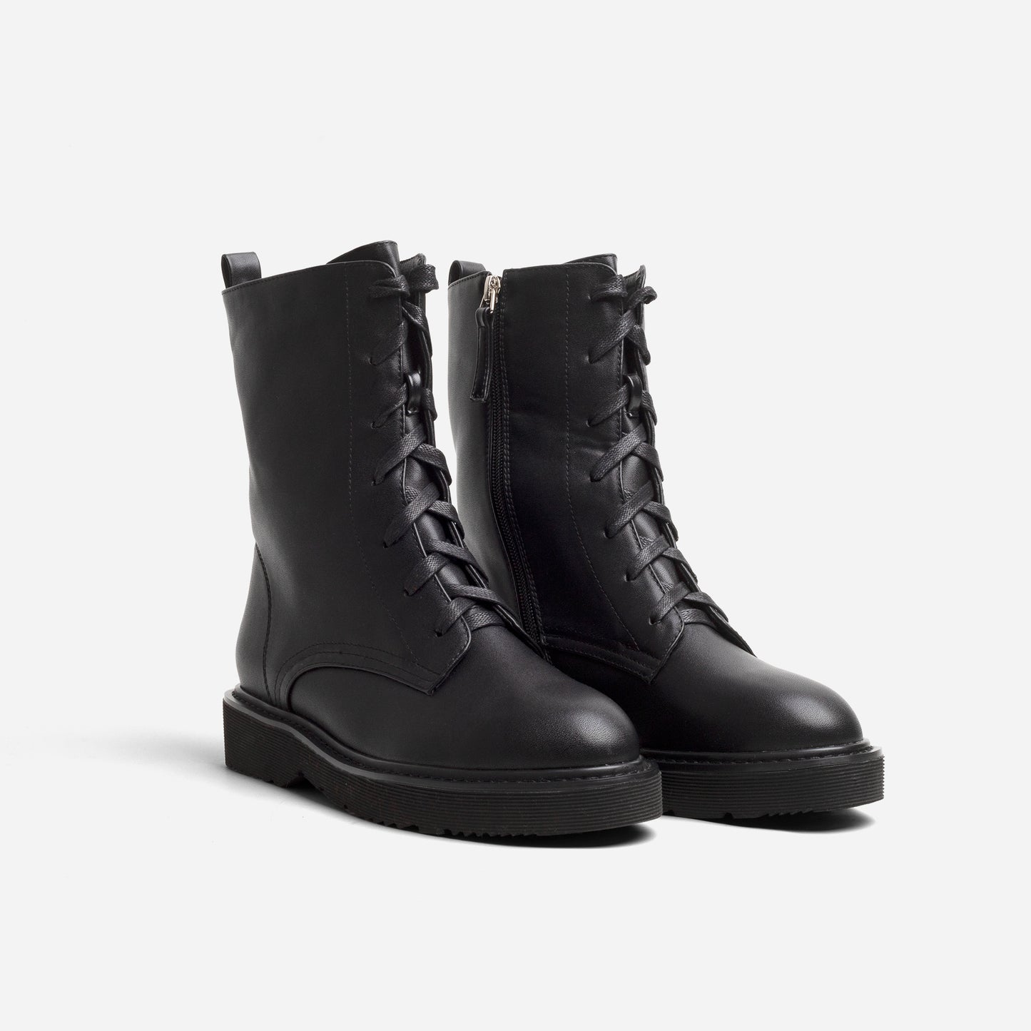 ARI Boots, Black