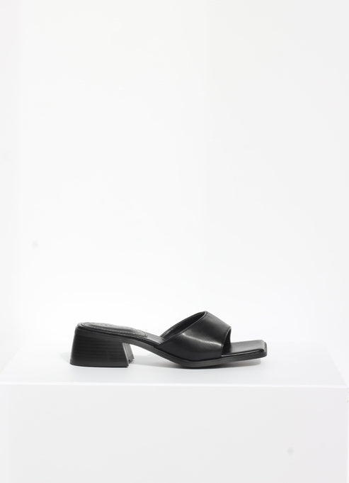 PIA Mule, Black – Collection & Co