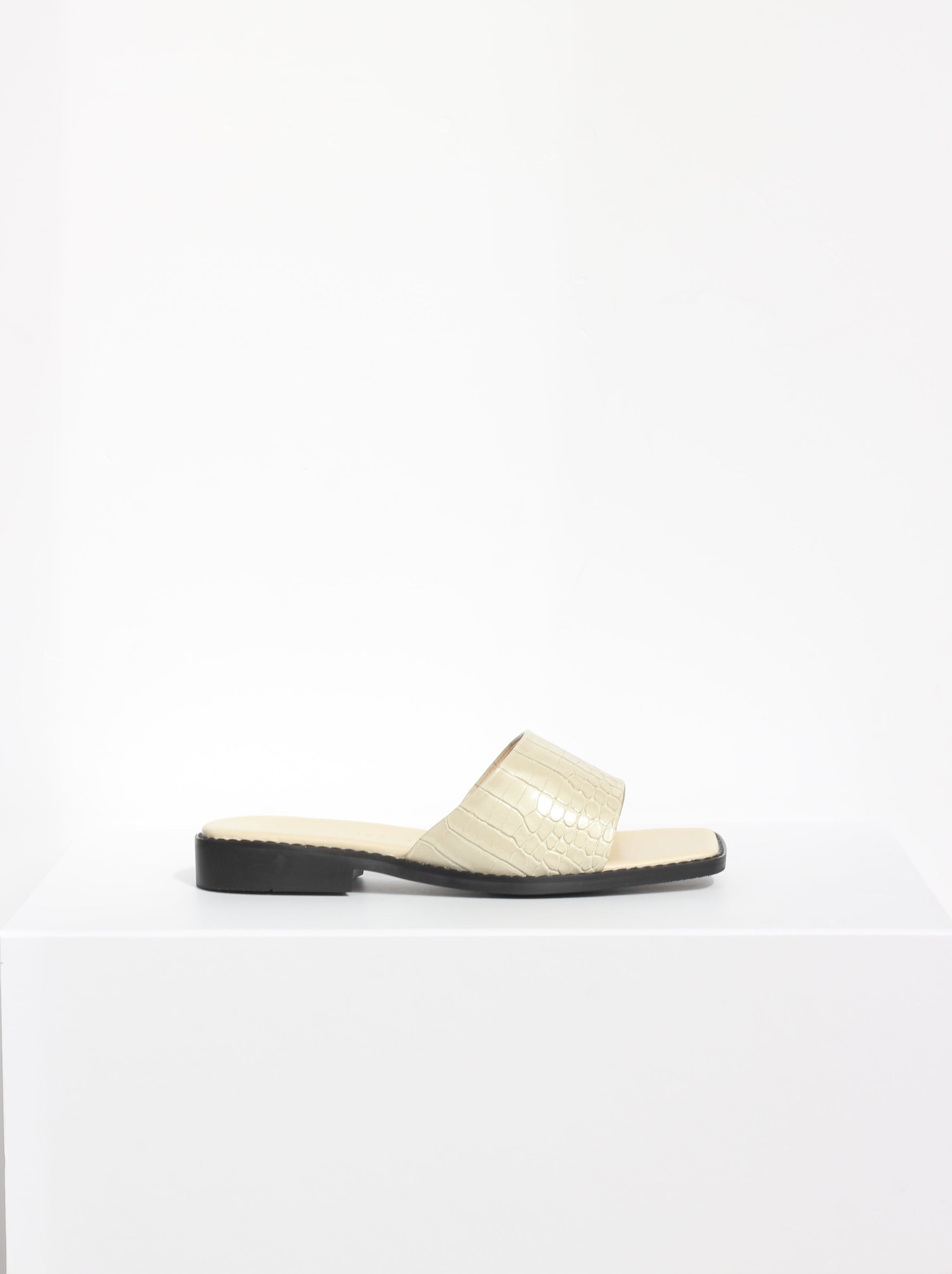 ROMI Sandal, Cream Croc – Collection & Co